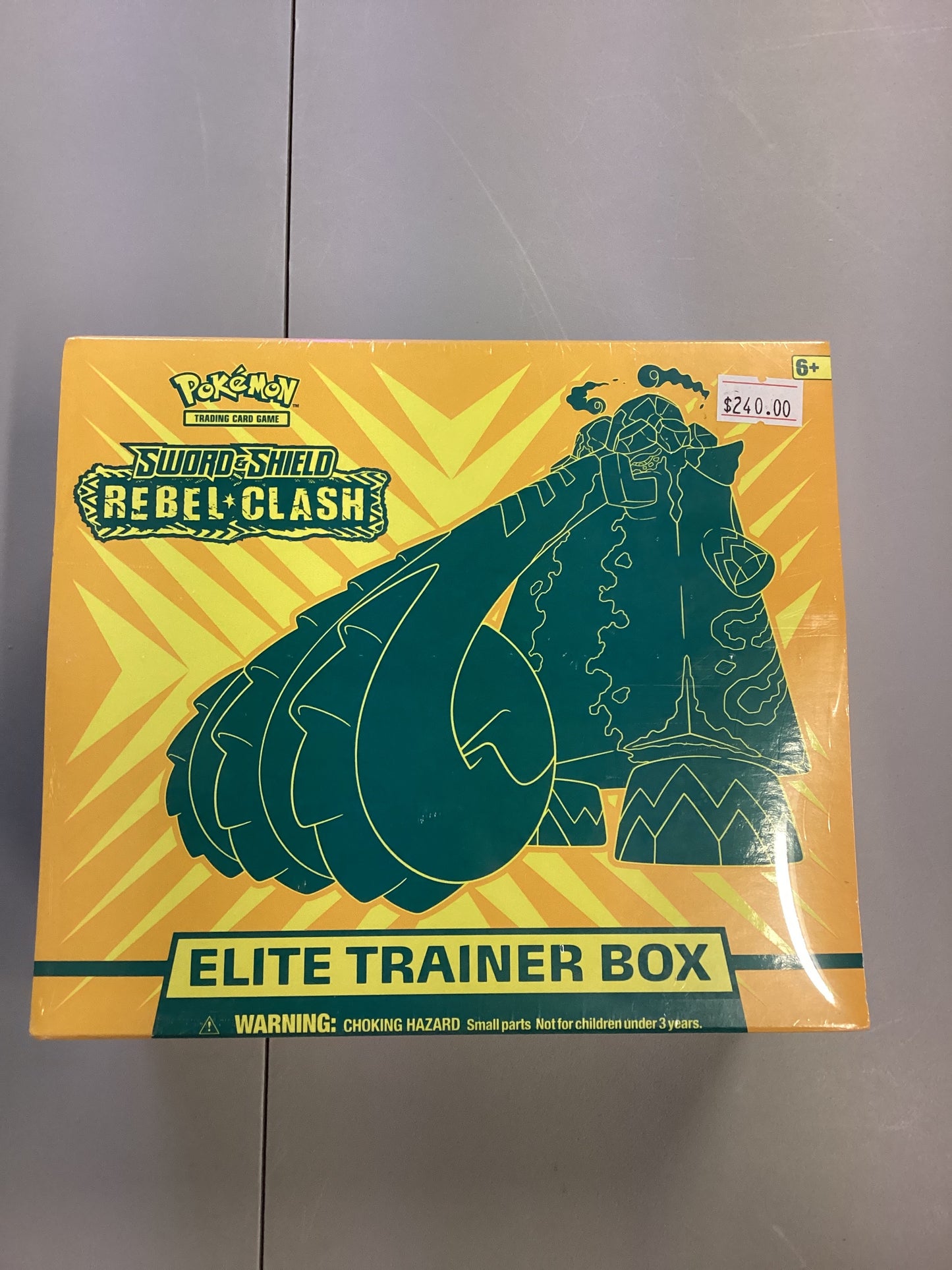 Pokemon TCG Rebel Clash Elite Trainer Box