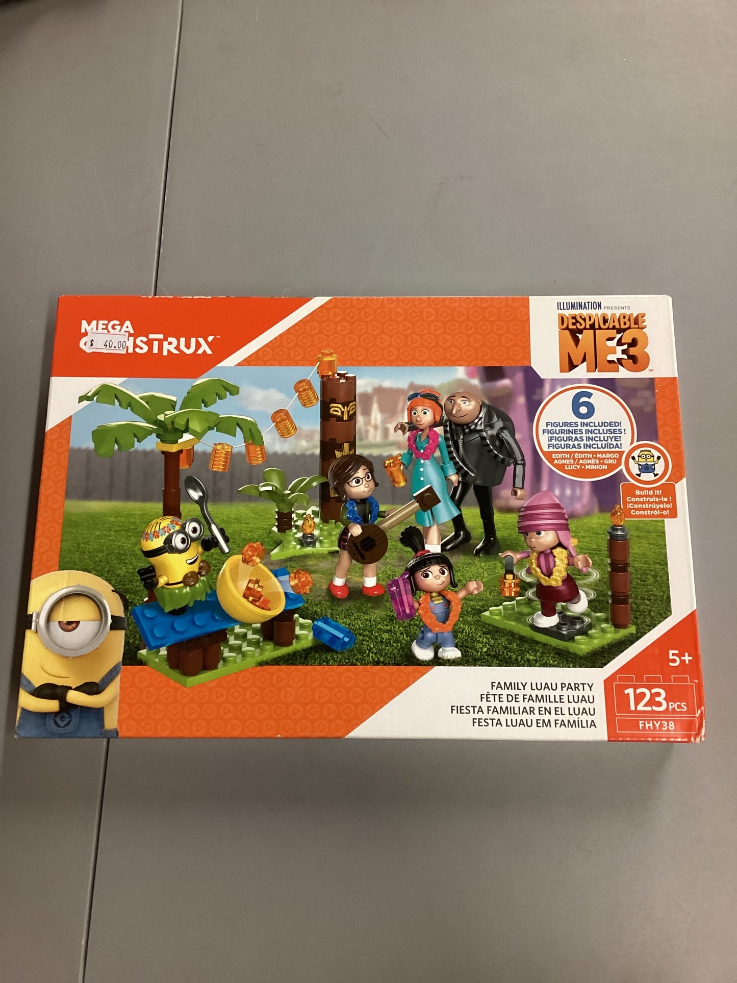 Mega Construx Despicable Me Family Luau Party